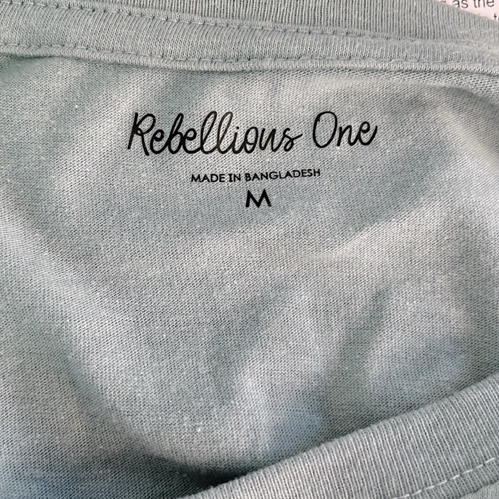 Rebellious One “Grateful”Slate Graphic Women’s Tee - Picture 6 of 6